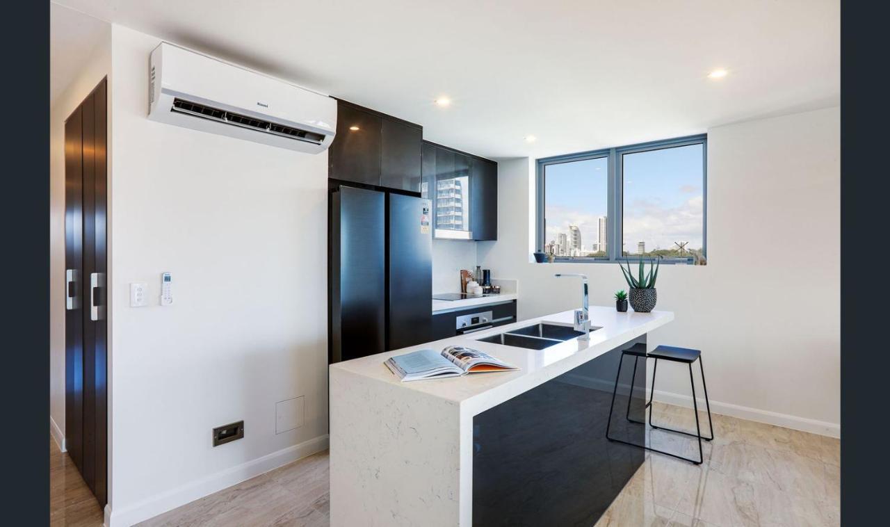 Serenity Surfers Paradise Gold Coast Exterior foto