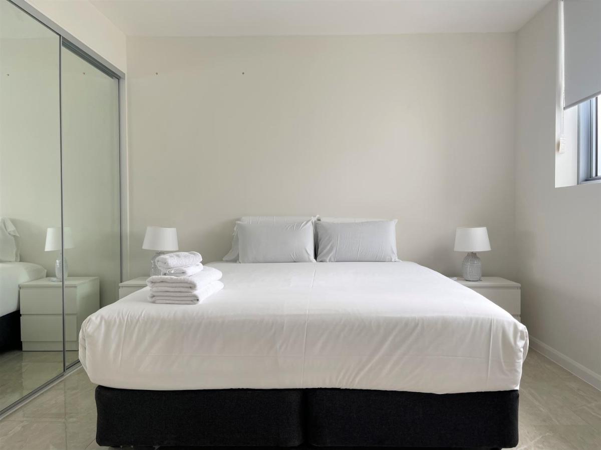 Serenity Surfers Paradise Gold Coast Exterior foto